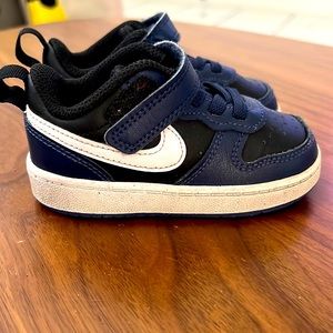 Nike Toddler Blue Sneaker Size 6